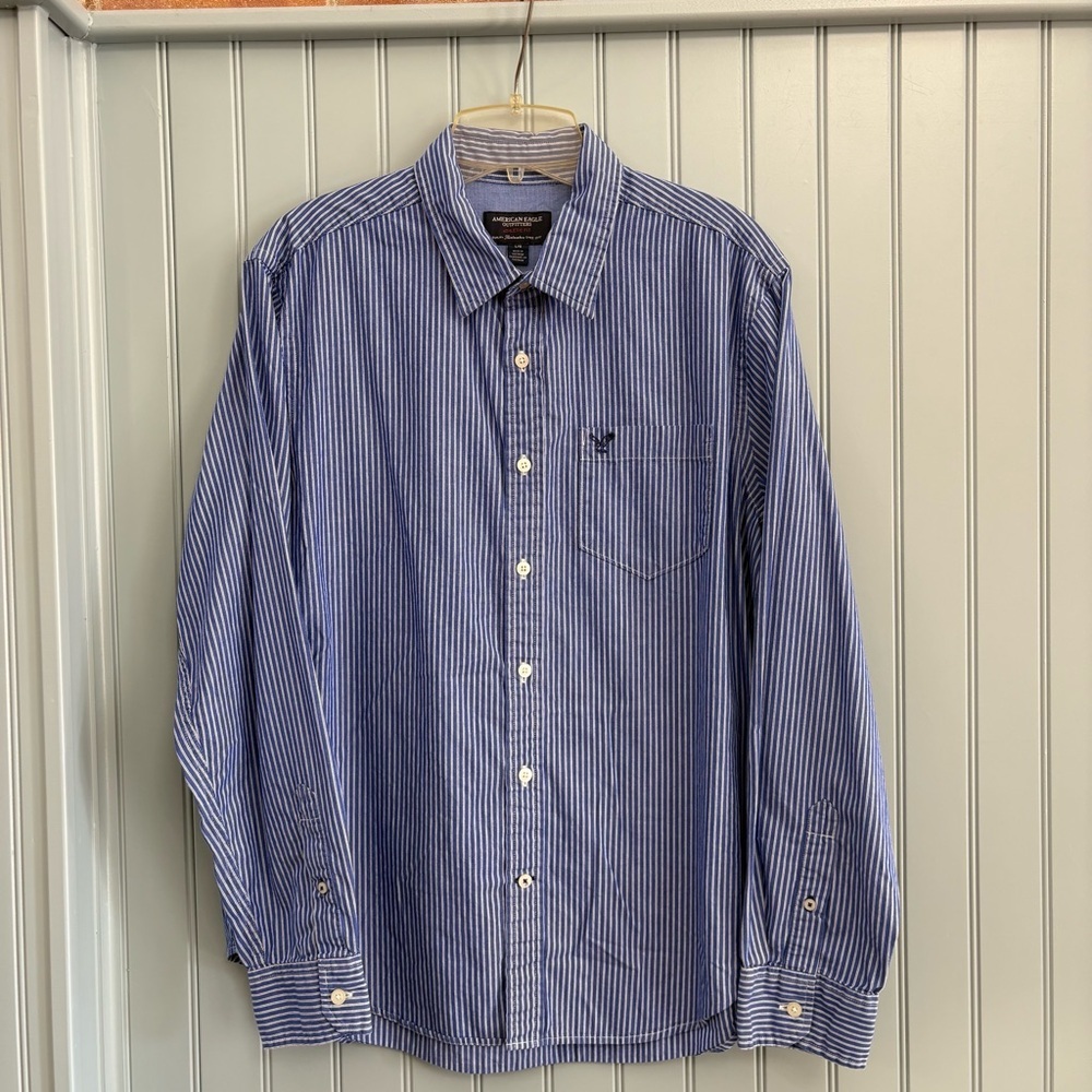 American Eagle Outfitters Navy Striped Button Down Shirt Size Large
